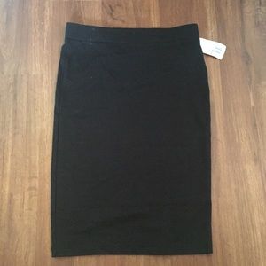 New with tags - F21 black pencil skirt - size M